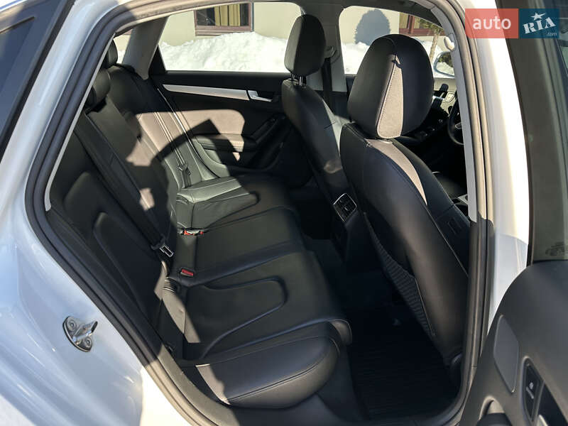 Седан Audi A4 2015 в Стрые