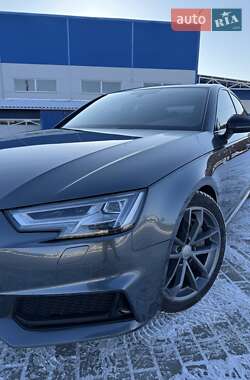 Седан Audi A4 2019 в Ромнах