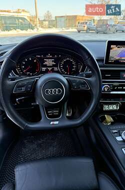 Седан Audi A4 2019 в Ромнах