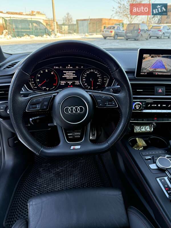 Седан Audi A4 2019 в Ромнах