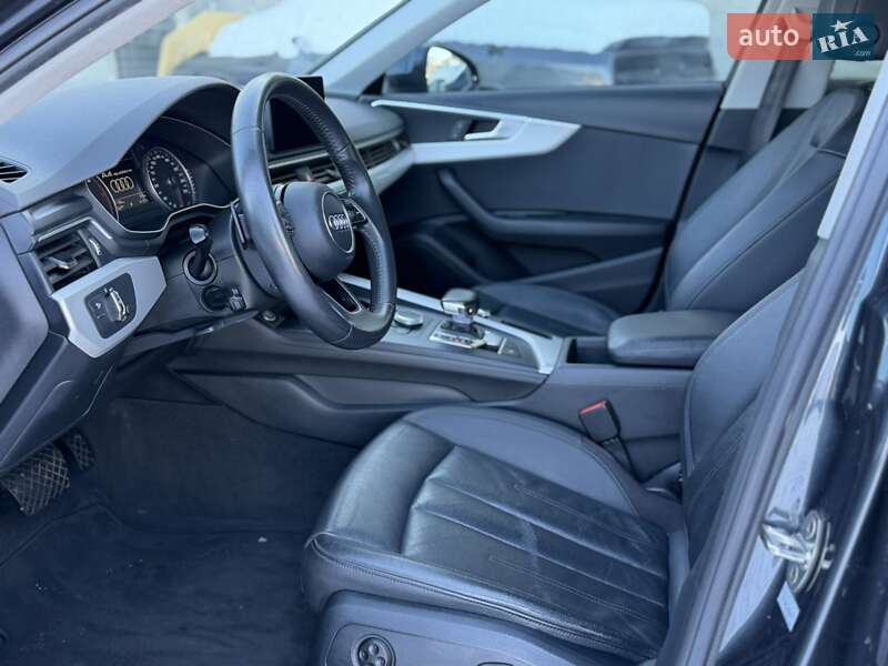 Седан Audi A4 2019 в Львові