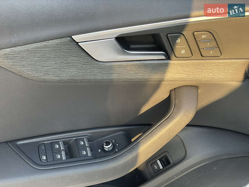 Седан Audi A4 2016 в Киеве