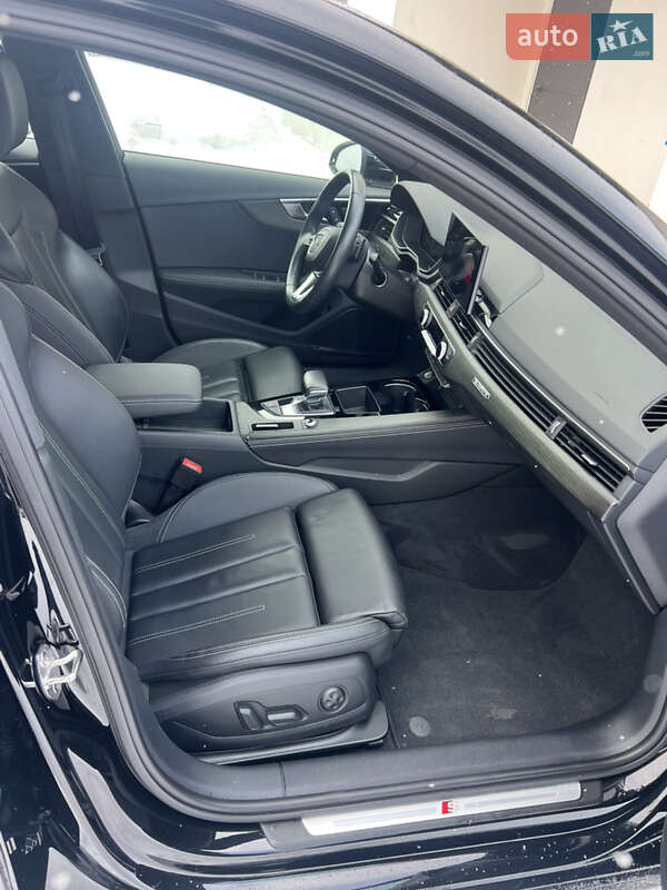 Седан Audi A4 2023 в Днепре