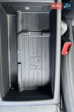Седан Audi A4 2023 в Дніпрі
