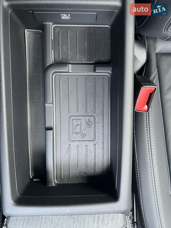 Седан Audi A4 2023 в Дніпрі