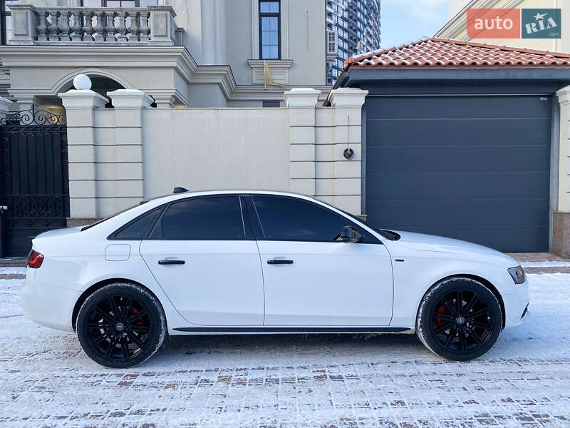 Седан Audi A4 2012 в Одессе
