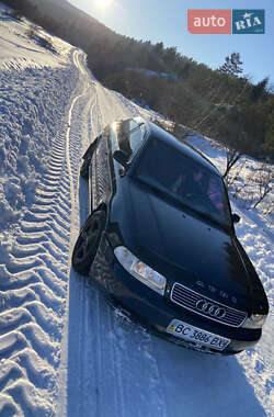Седан Audi A4 1996 в Стрелках