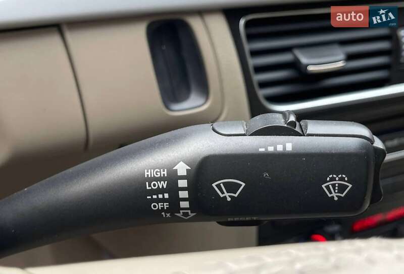 Седан Audi A4 2011 в Миколаєві