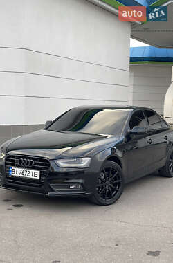 Седан Audi A4 2012 в Кременчуці