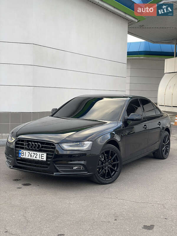 Седан Audi A4 2012 в Кременчуці