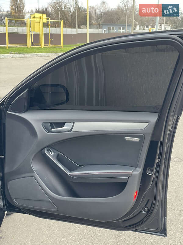 Седан Audi A4 2012 в Кременчуці