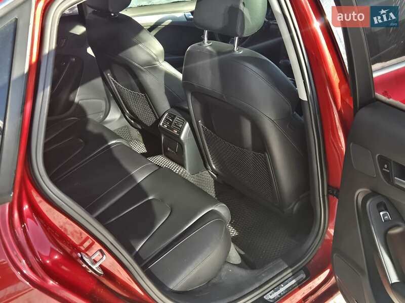 Седан Audi A4 2012 в Києві