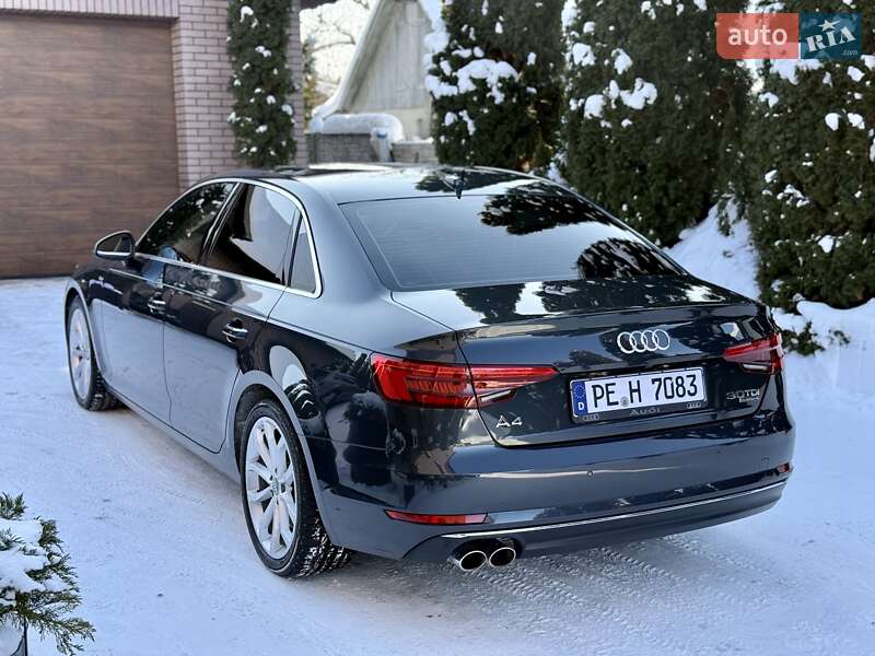 Седан Audi A4 2016 в Рівному