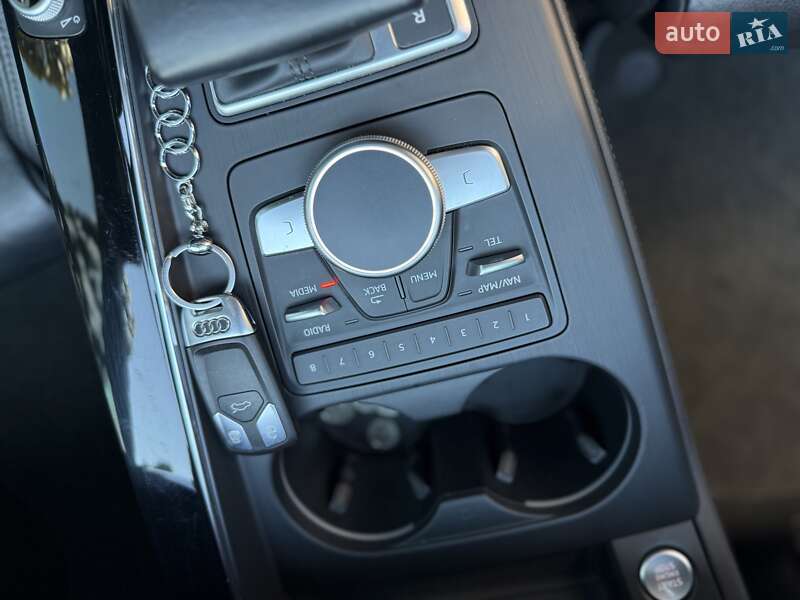 Седан Audi A4 2016 в Рівному