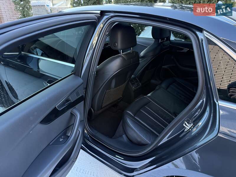Седан Audi A4 2016 в Рівному