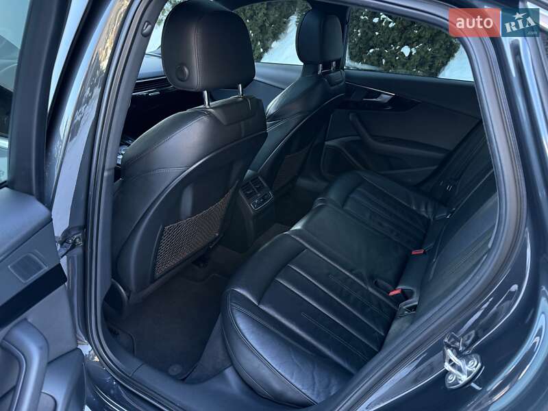 Седан Audi A4 2016 в Рівному