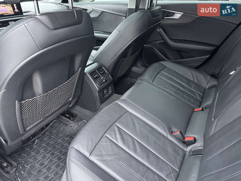 Седан Audi A4 2016 в Одесі