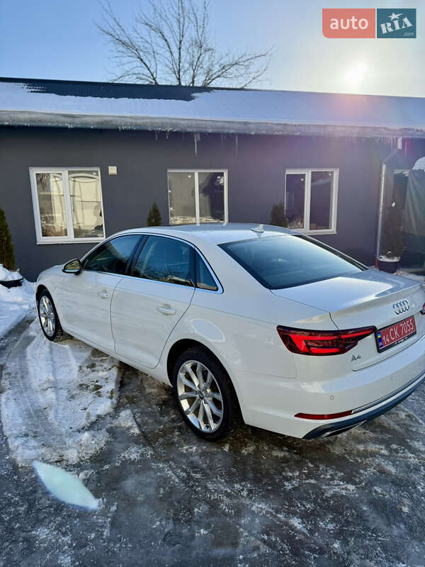 Седан Audi A4 2019 в Львове