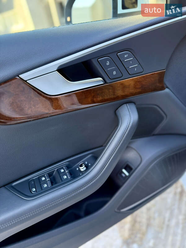 Седан Audi A4 2019 в Львове