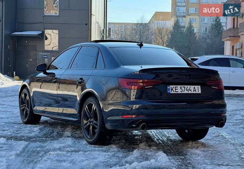Седан Audi A4 2016 в Львові