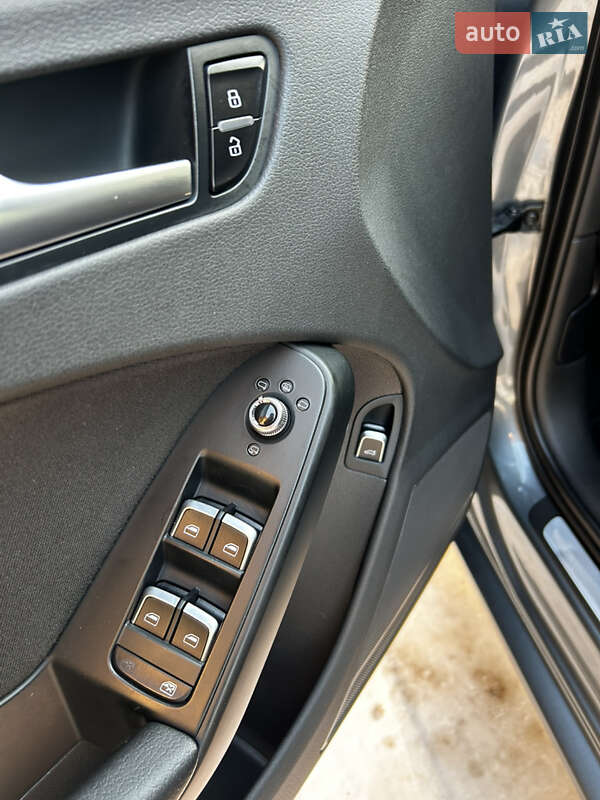 Седан Audi A4 2014 в Мукачевому