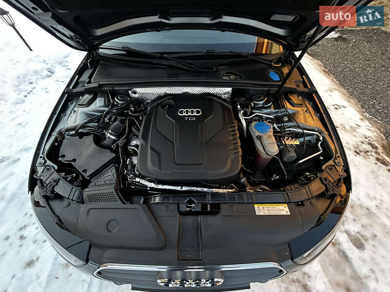 Седан Audi A4 2014 в Мукачевому