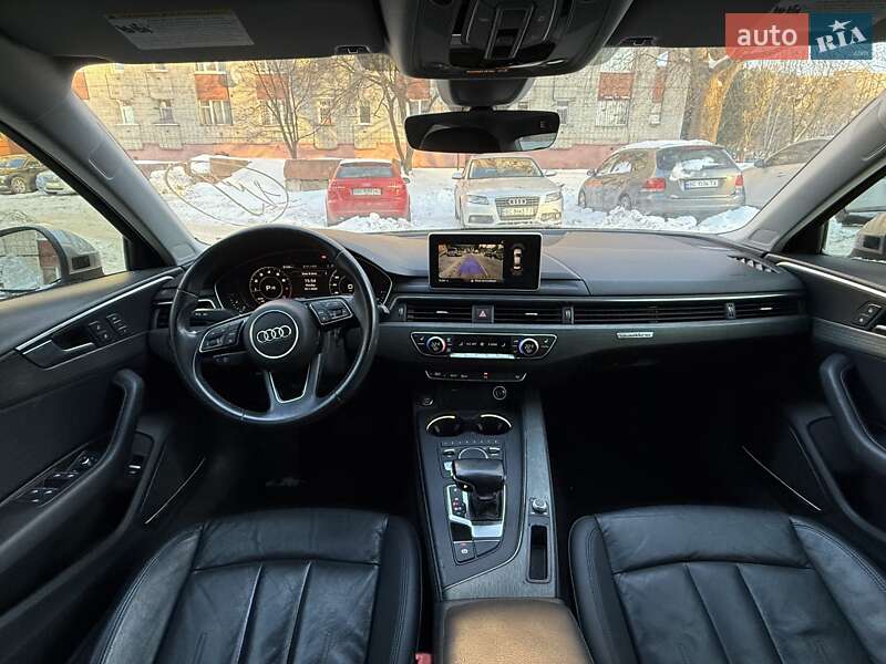 Седан Audi A4 2018 в Львові