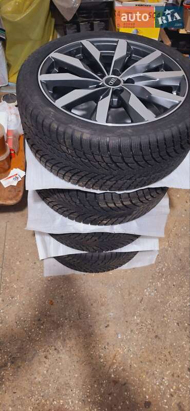 Седан Audi A4 2022 в Львове