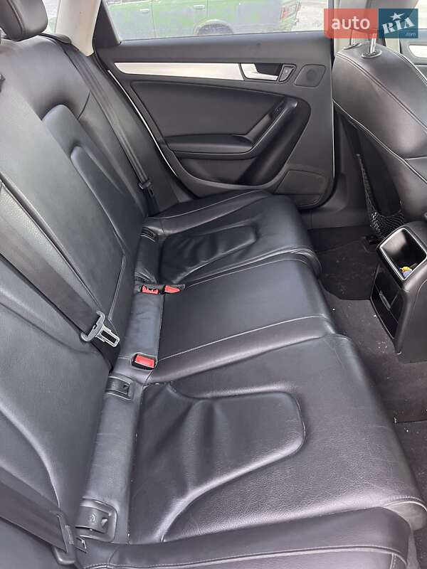 Седан Audi A4 2010 в Василькове