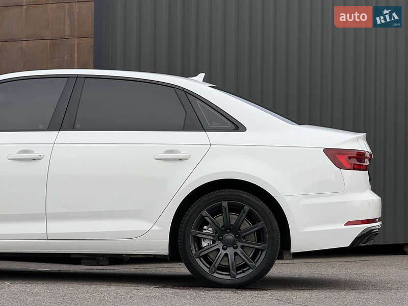 Седан Audi A4 2019 в Киеве