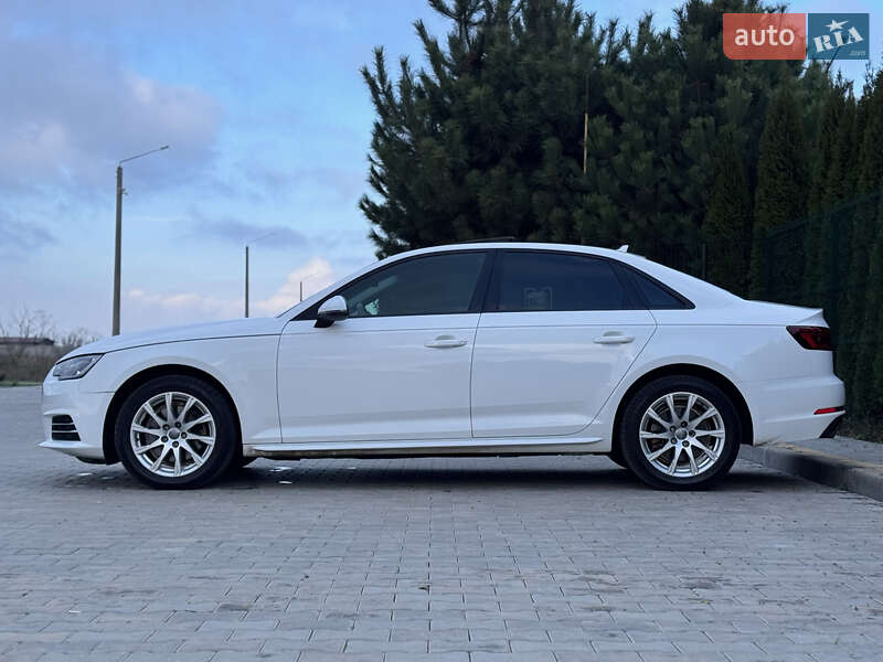 Седан Audi A4 2018 в Одессе