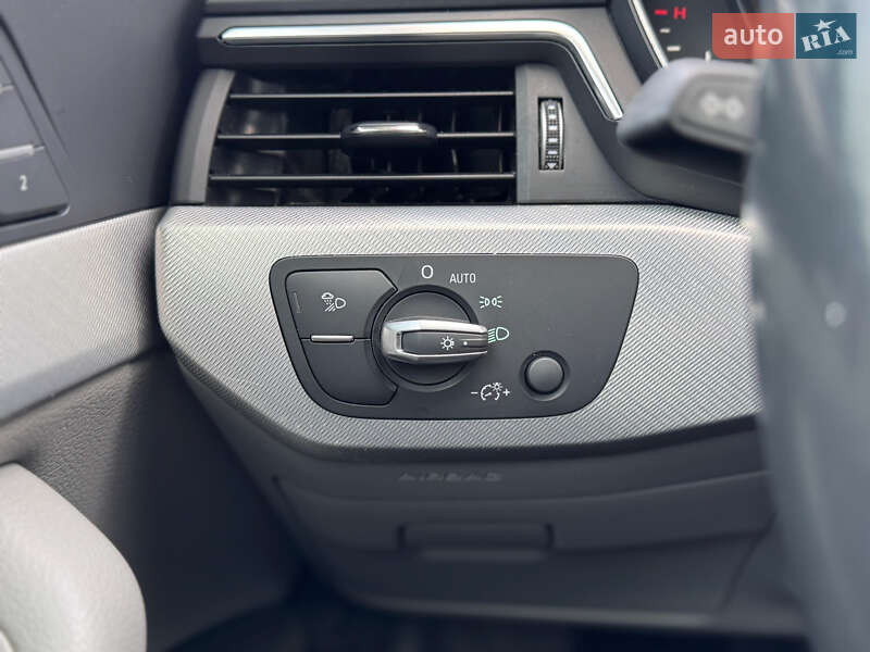 Седан Audi A4 2018 в Одессе