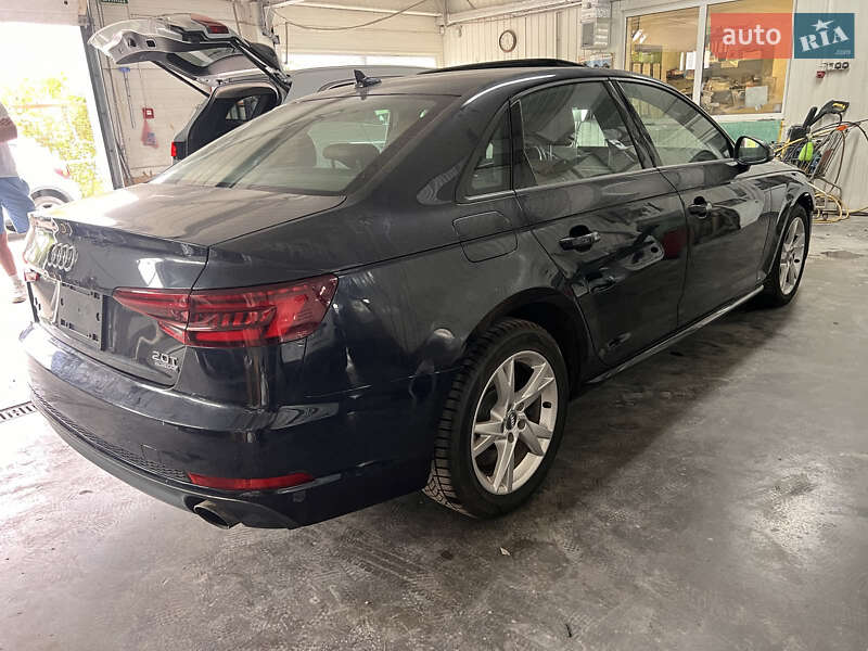 Седан Audi A4 2018 в Шептицькому