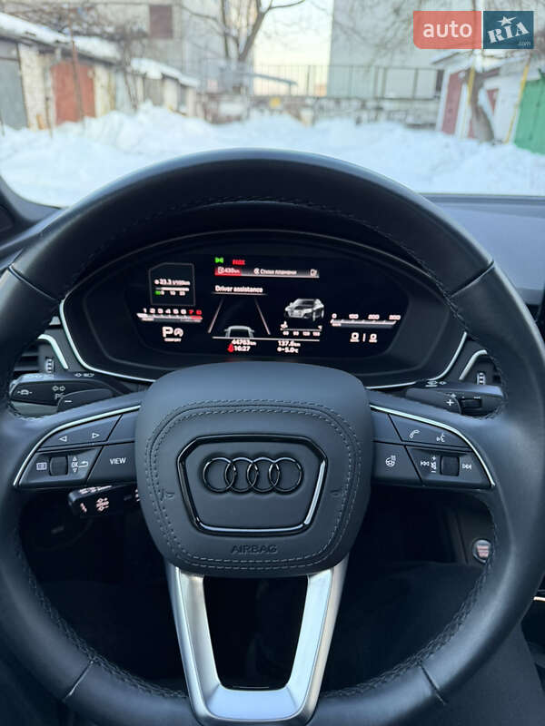 Седан Audi A4 2023 в Ивано-Франковске