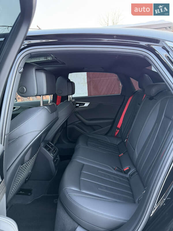 Седан Audi A4 2023 в Ивано-Франковске