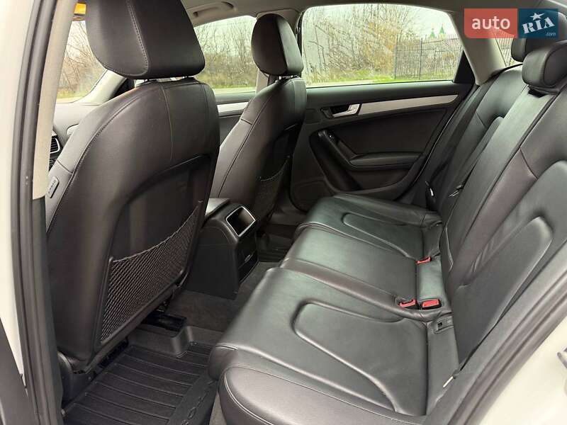 Седан Audi A4 2014 в Дніпрі