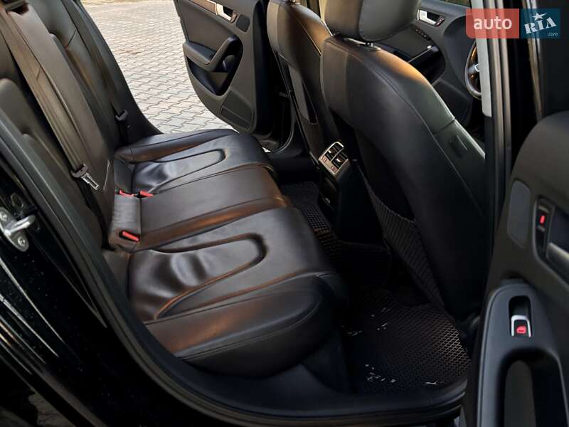 Седан Audi A4 2013 в Тернополе