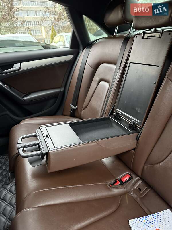 Седан Audi A4 2012 в Сумах