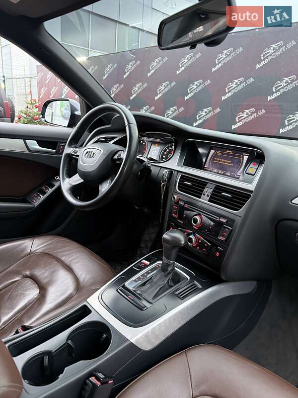 Седан Audi A4 2012 в Сумах