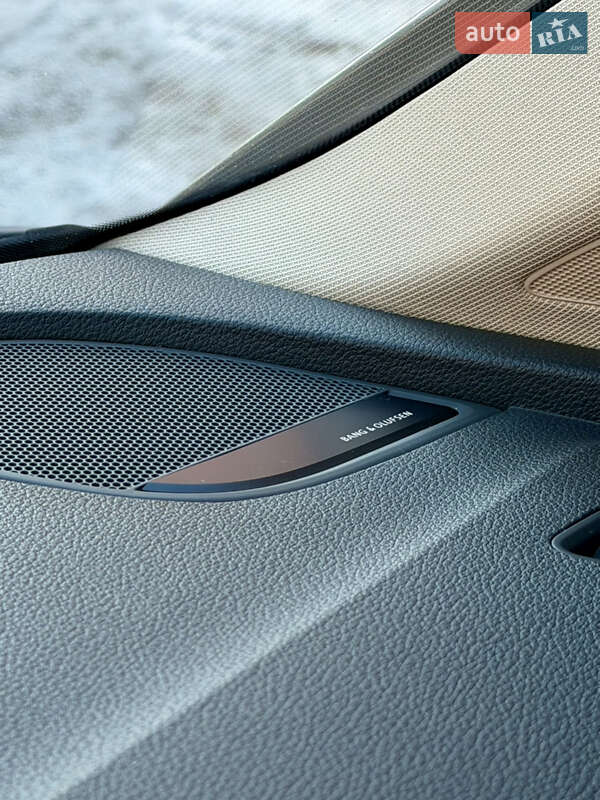 Седан Audi A4 2016 в Ужгороде