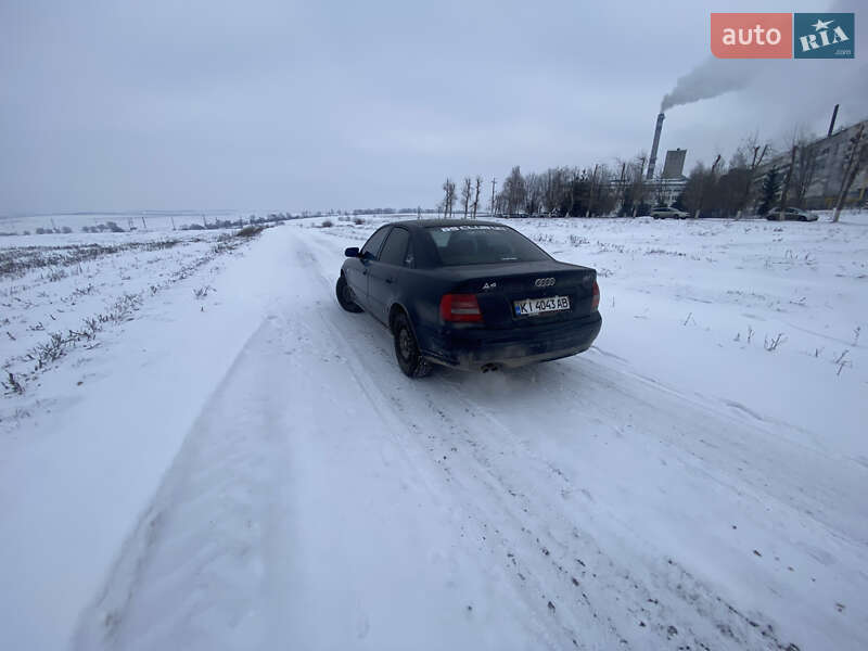 Седан Audi A4 1999 в Крыжополе