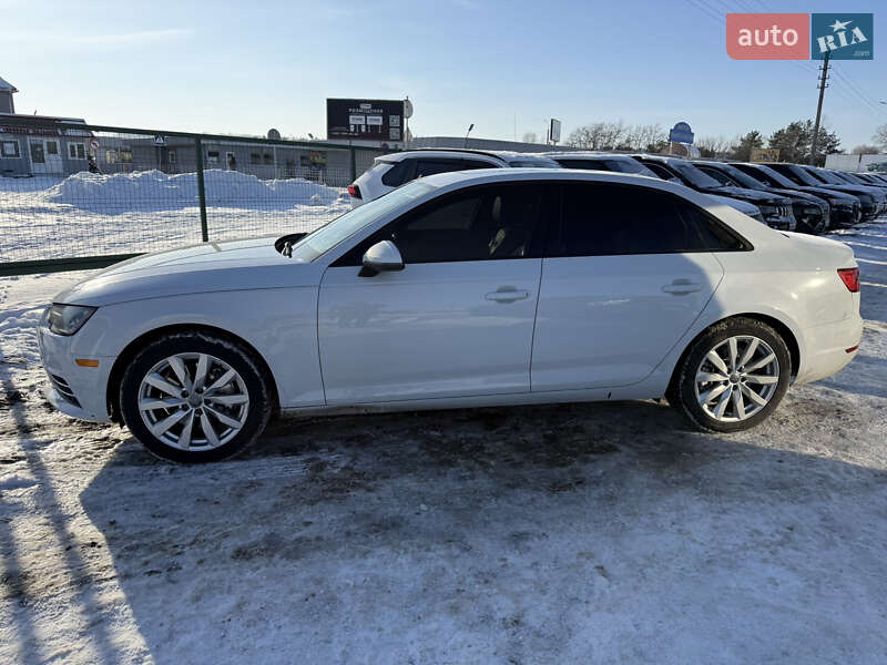 Седан Audi A4 2016 в Киеве