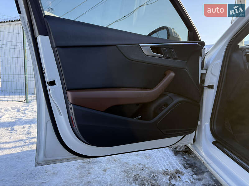 Седан Audi A4 2016 в Киеве