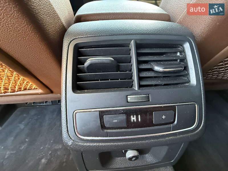 Седан Audi A4 2016 в Киеве