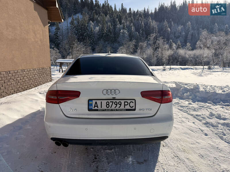 Седан Audi A4 2015 в Славском
