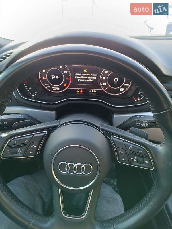 Седан Audi A4 2018 в Ивано-Франковске