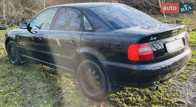 Седан Audi A4 1998 в Бурштині