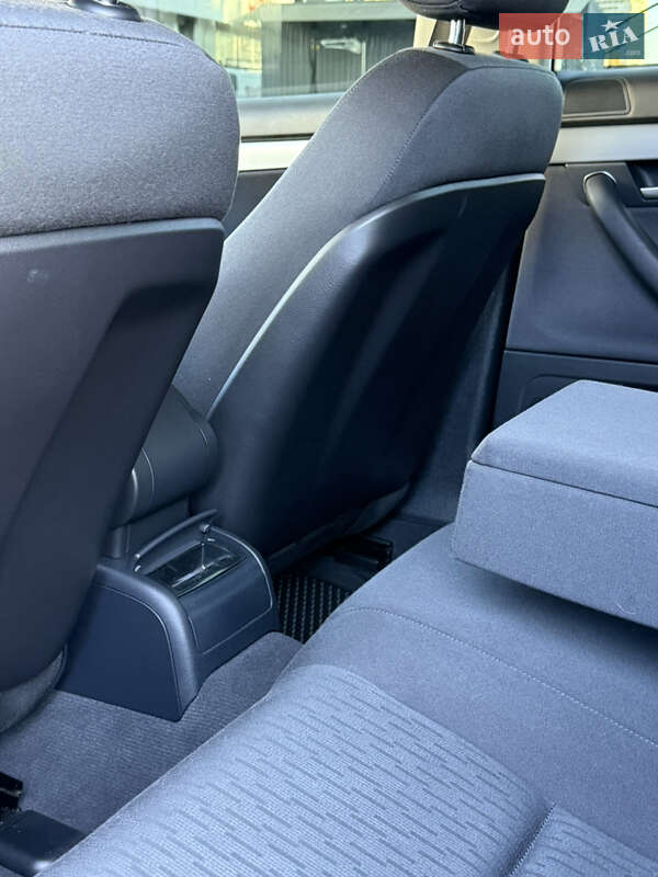 Седан Audi A4 2005 в Днепре