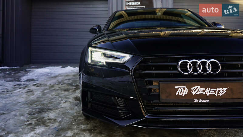 Седан Audi A4 2016 в Львове