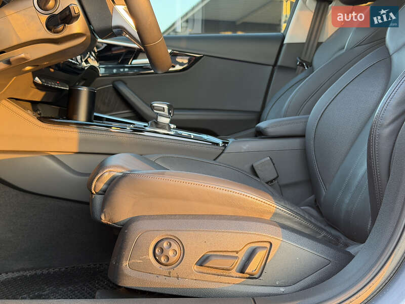 Седан Audi A4 2021 в Киеве